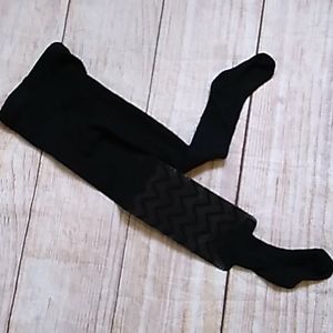 Shoham black zigzag design tights sz 2-3 New